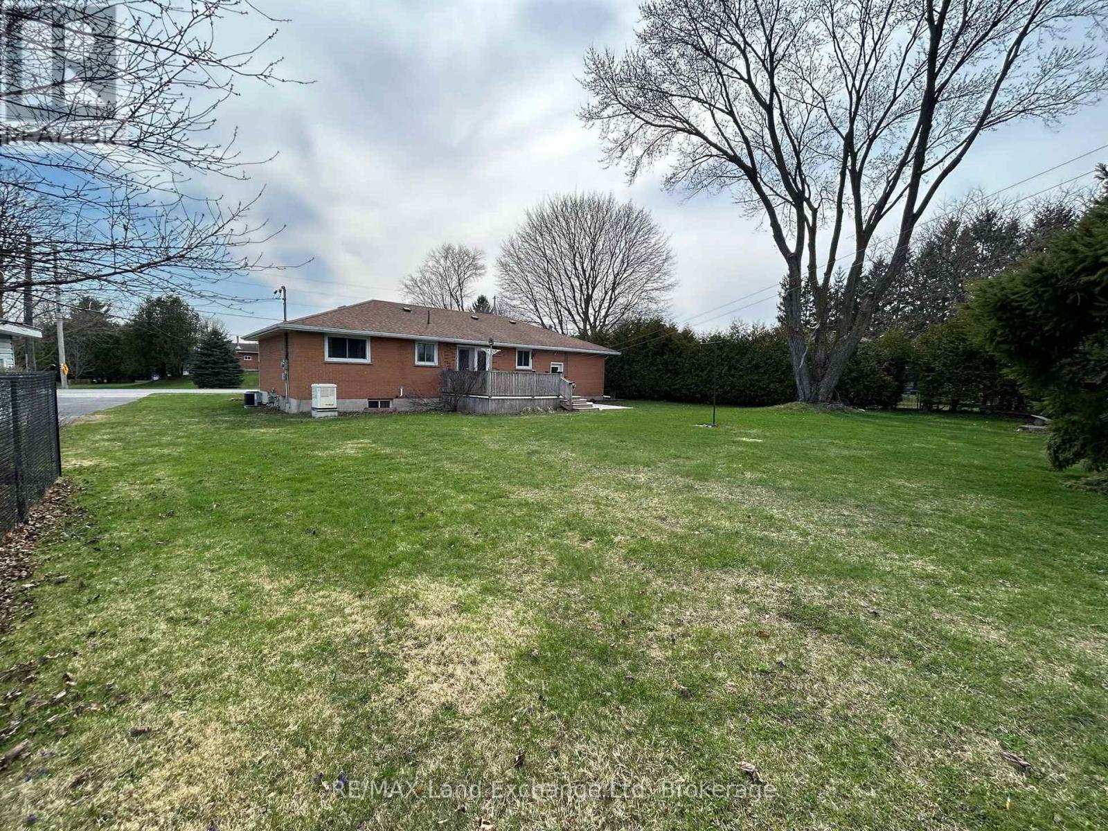 81 Queen Street, Morris Turnberry, Ontario  N0G 1G0 - Photo 4 - X12250098