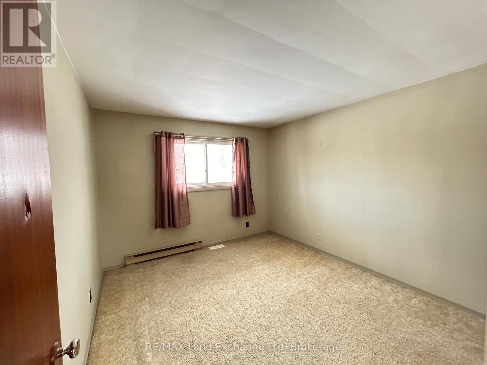 81 Queen Street, Morris Turnberry, Ontario  N0G 1G0 - Photo 9 - X12250098