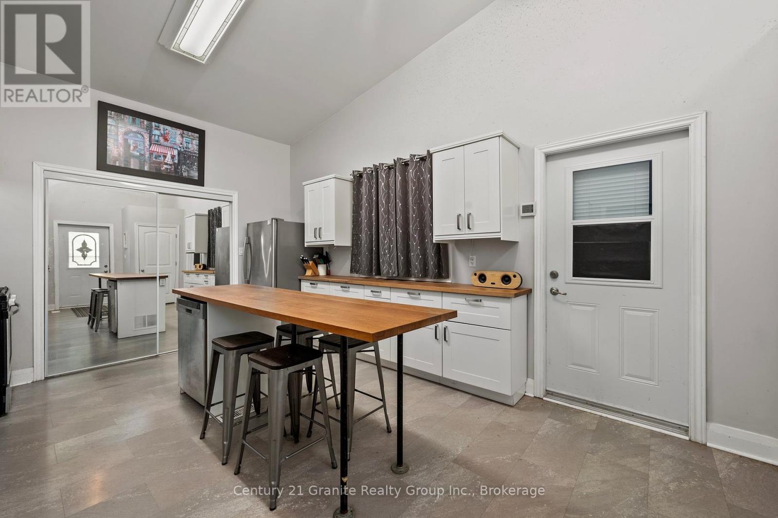 51 Farmcrest Avenue, Dysart Et Al, Ontario  K0M 1S0 - Photo 18 - X12250120