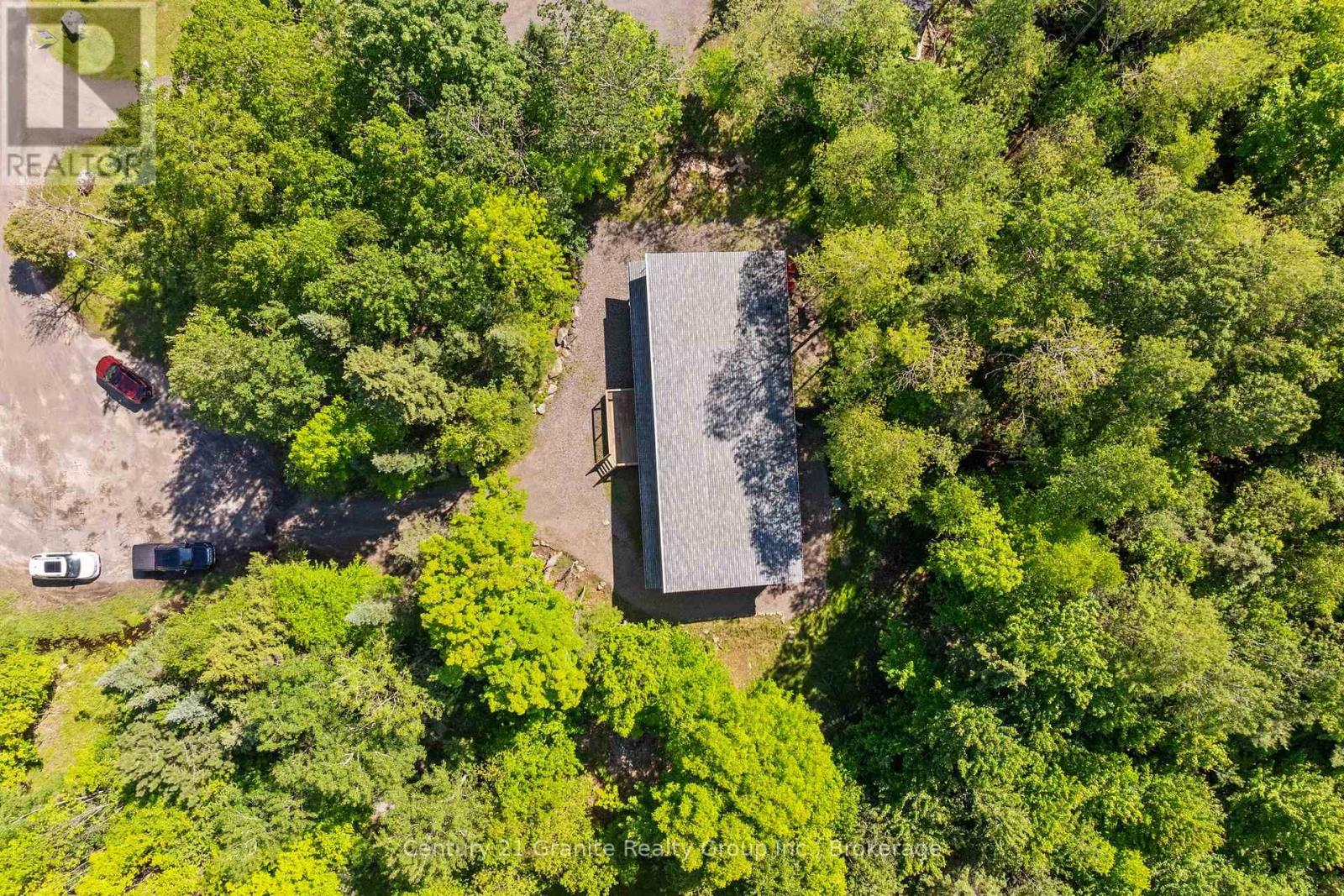 51 Farmcrest Avenue, Dysart Et Al, Ontario  K0M 1S0 - Photo 2 - X12250120