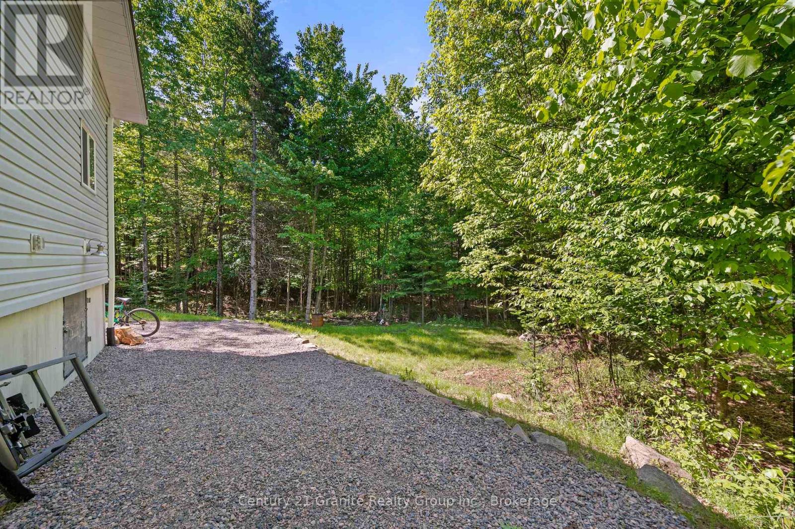 51 Farmcrest Avenue, Dysart Et Al, Ontario  K0M 1S0 - Photo 31 - X12250120