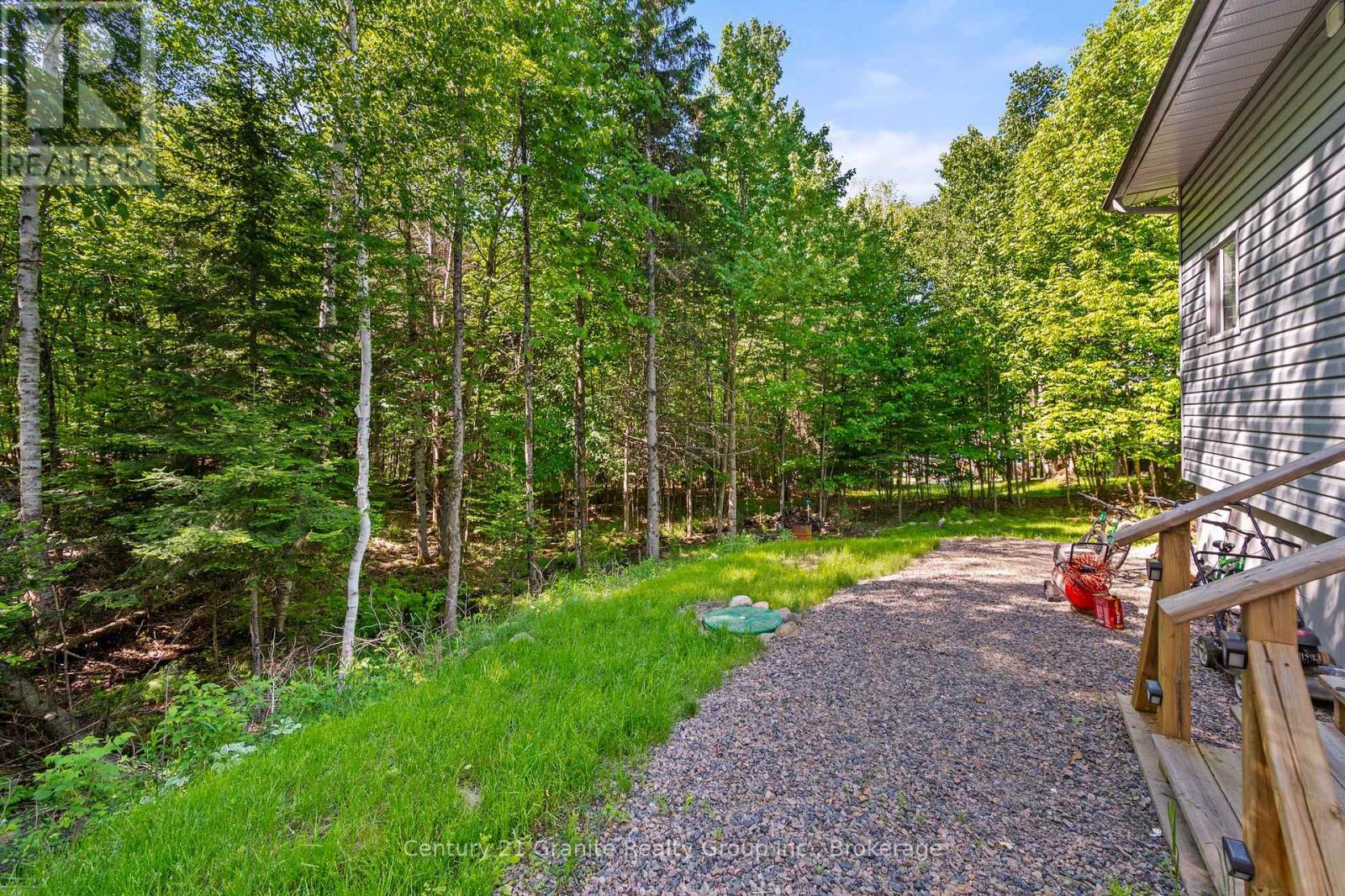 51 Farmcrest Avenue, Dysart Et Al, Ontario  K0M 1S0 - Photo 32 - X12250120