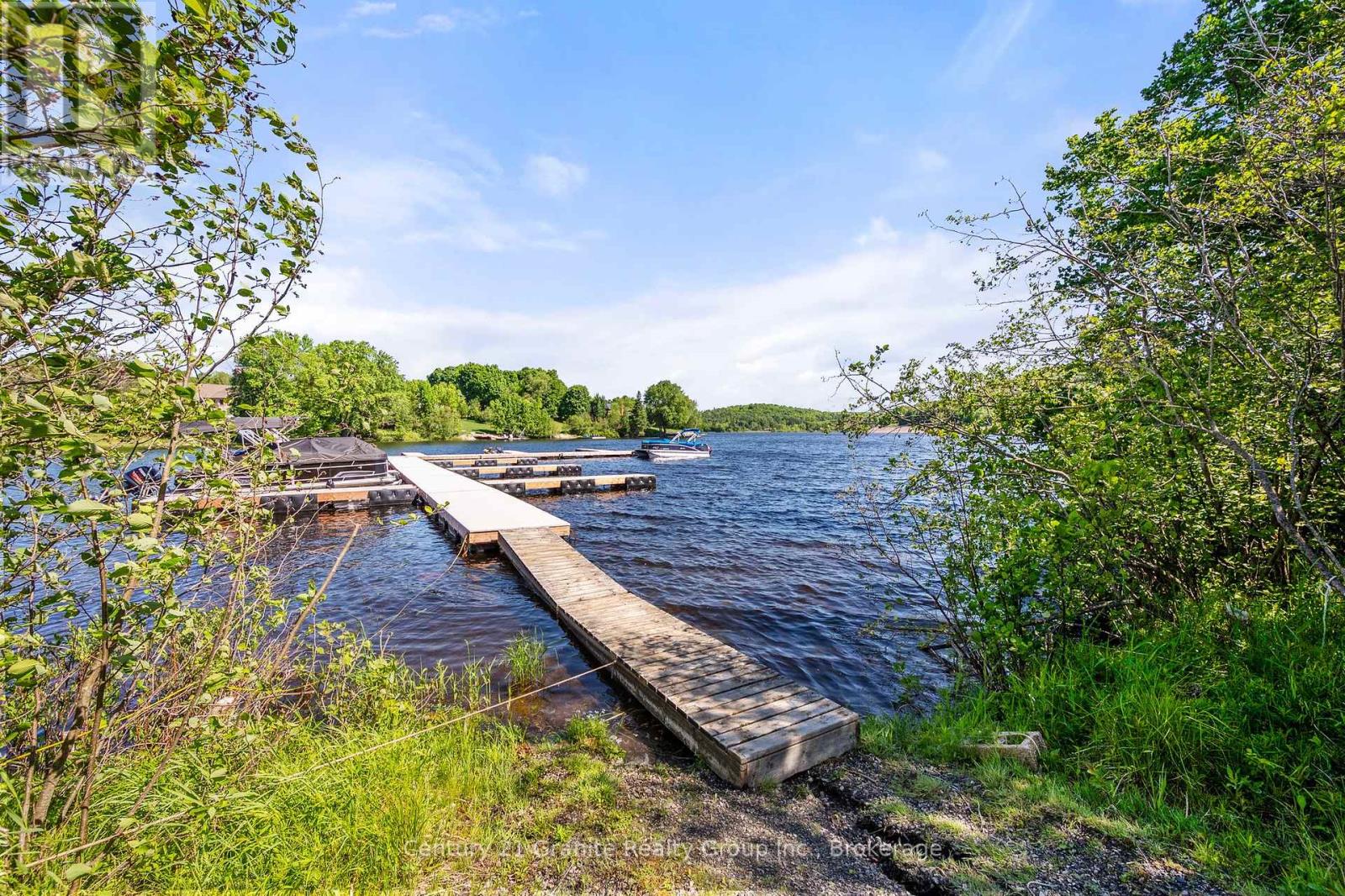 51 Farmcrest Avenue, Dysart Et Al, Ontario  K0M 1S0 - Photo 35 - X12250120