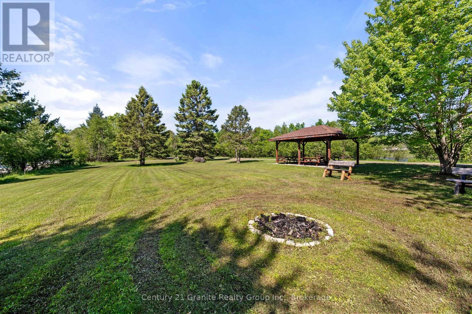 51 Farmcrest Avenue, Dysart Et Al, Ontario  K0M 1S0 - Photo 37 - X12250120