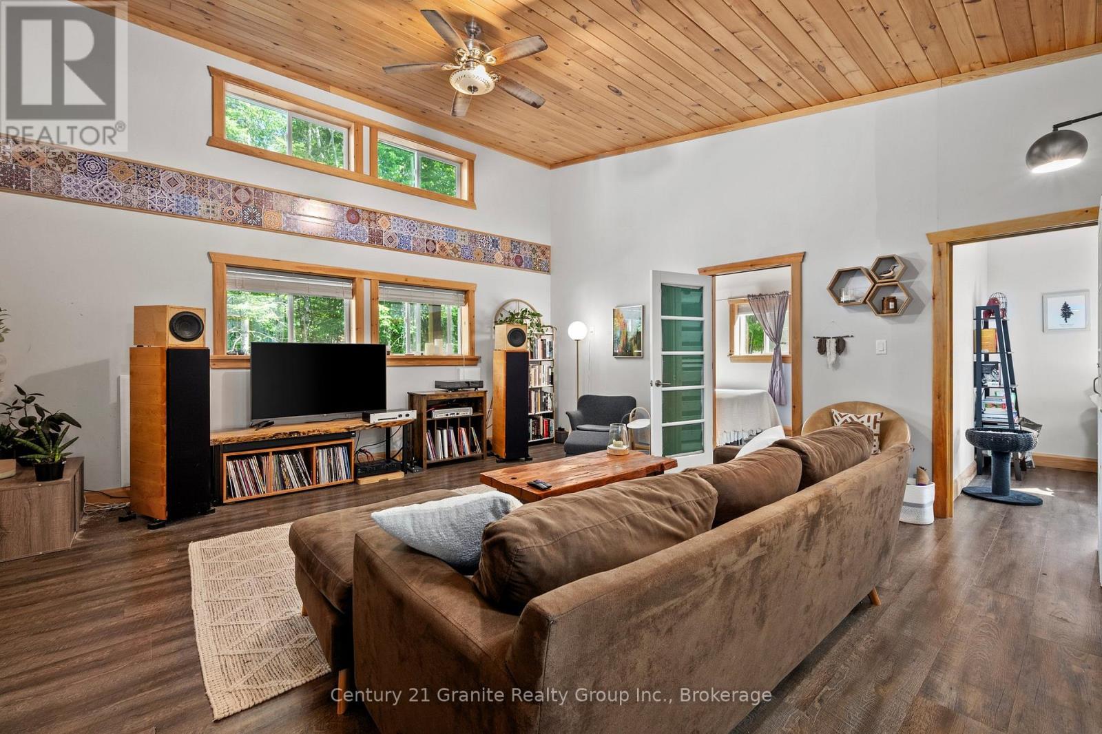 51 Farmcrest Avenue, Dysart Et Al, Ontario  K0M 1S0 - Photo 7 - X12250120