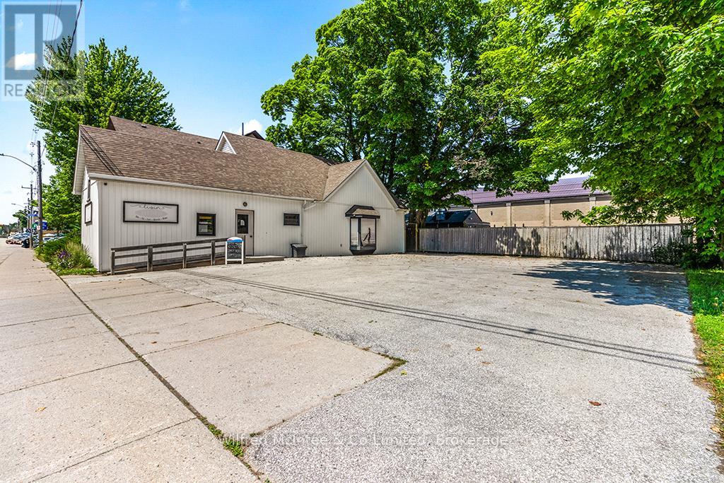 609 Bricker Street, Saugeen Shores, Ontario  N0H 2C0 - Photo 7 - X12250127