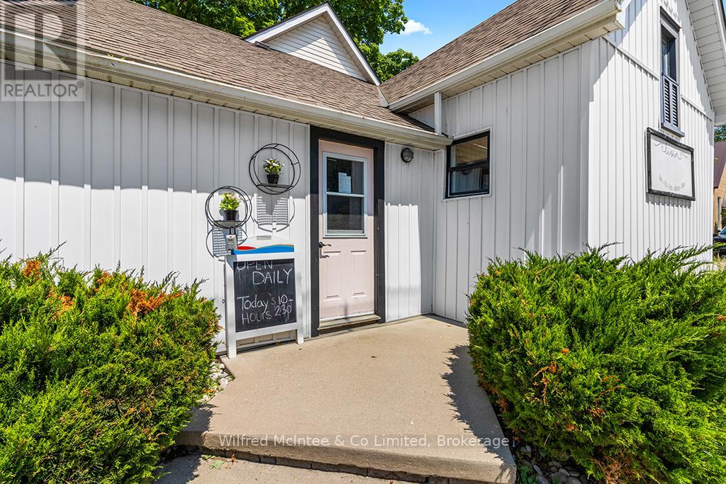 609 Bricker Street, Saugeen Shores, Ontario  N0H 2C0 - Photo 9 - X12250127