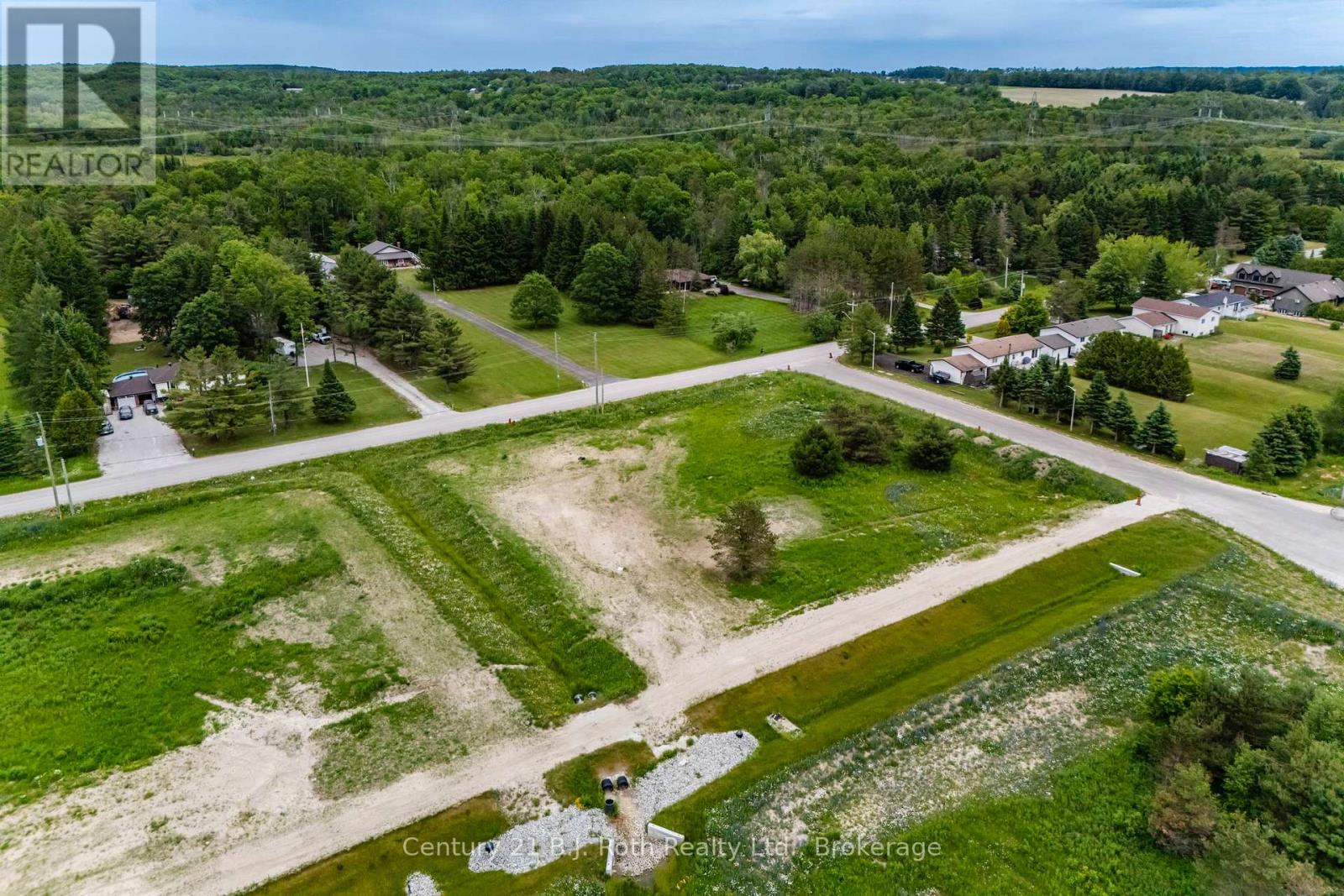 7 Scarlett Line, Springwater, Ontario  L0L 1V0 - Photo 5 - S12250202