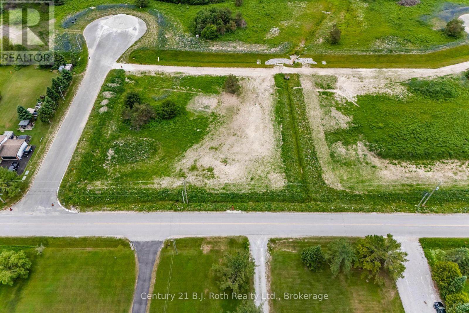 7 Scarlett Line, Springwater, Ontario  L0L 1V0 - Photo 8 - S12250202