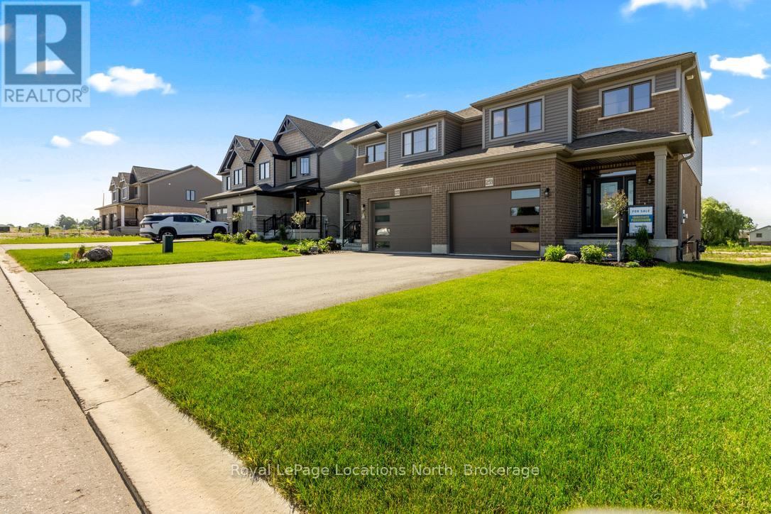 253 Jackson Street E, West Grey, Ontario  N0G 1R0 - Photo 3 - X12250212
