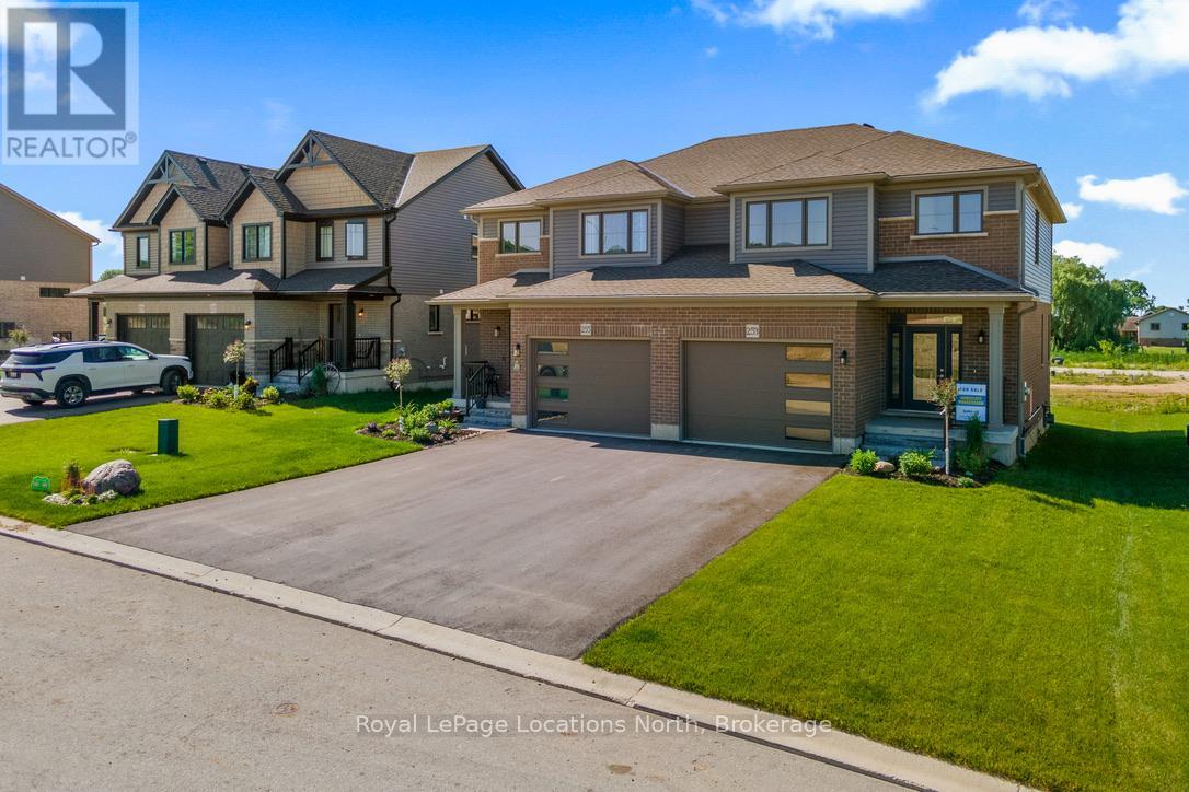 253 Jackson Street E, West Grey, Ontario  N0G 1R0 - Photo 4 - X12250212