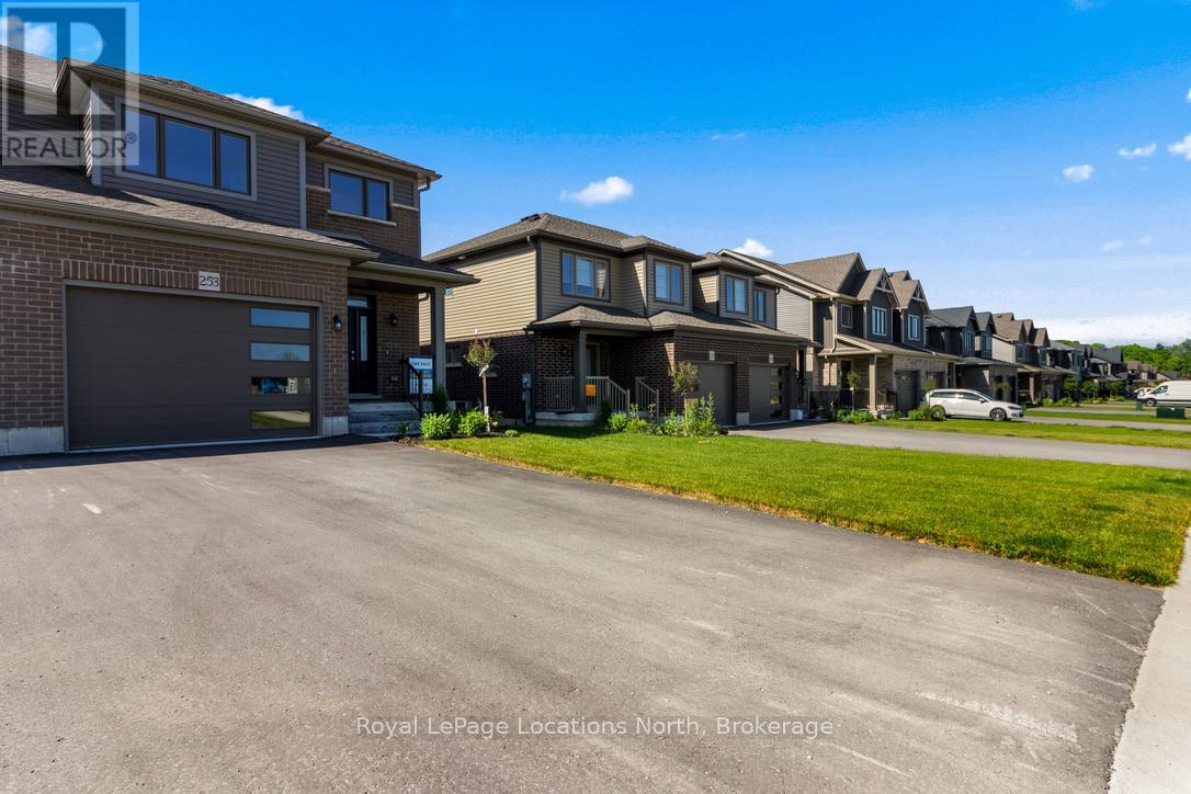 253 Jackson Street E, West Grey, Ontario  N0G 1R0 - Photo 40 - X12250212