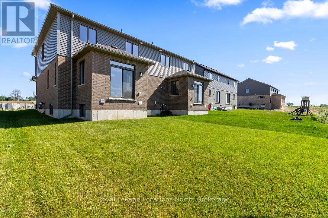 253 Jackson Street E, West Grey, Ontario  N0G 1R0 - Photo 43 - X12250212