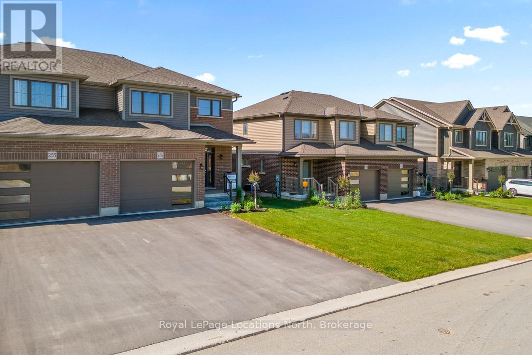 253 Jackson Street E, West Grey, Ontario  N0G 1R0 - Photo 5 - X12250212