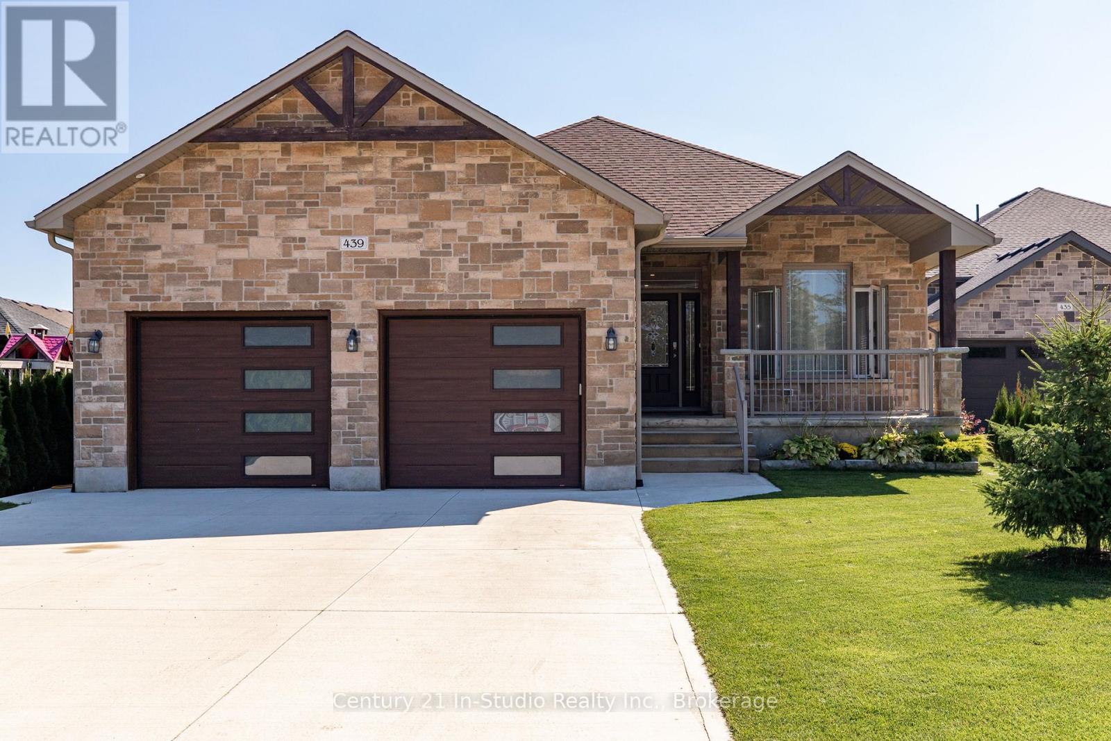 439 RIDGE STREET, Saugeen Shores, Ontario