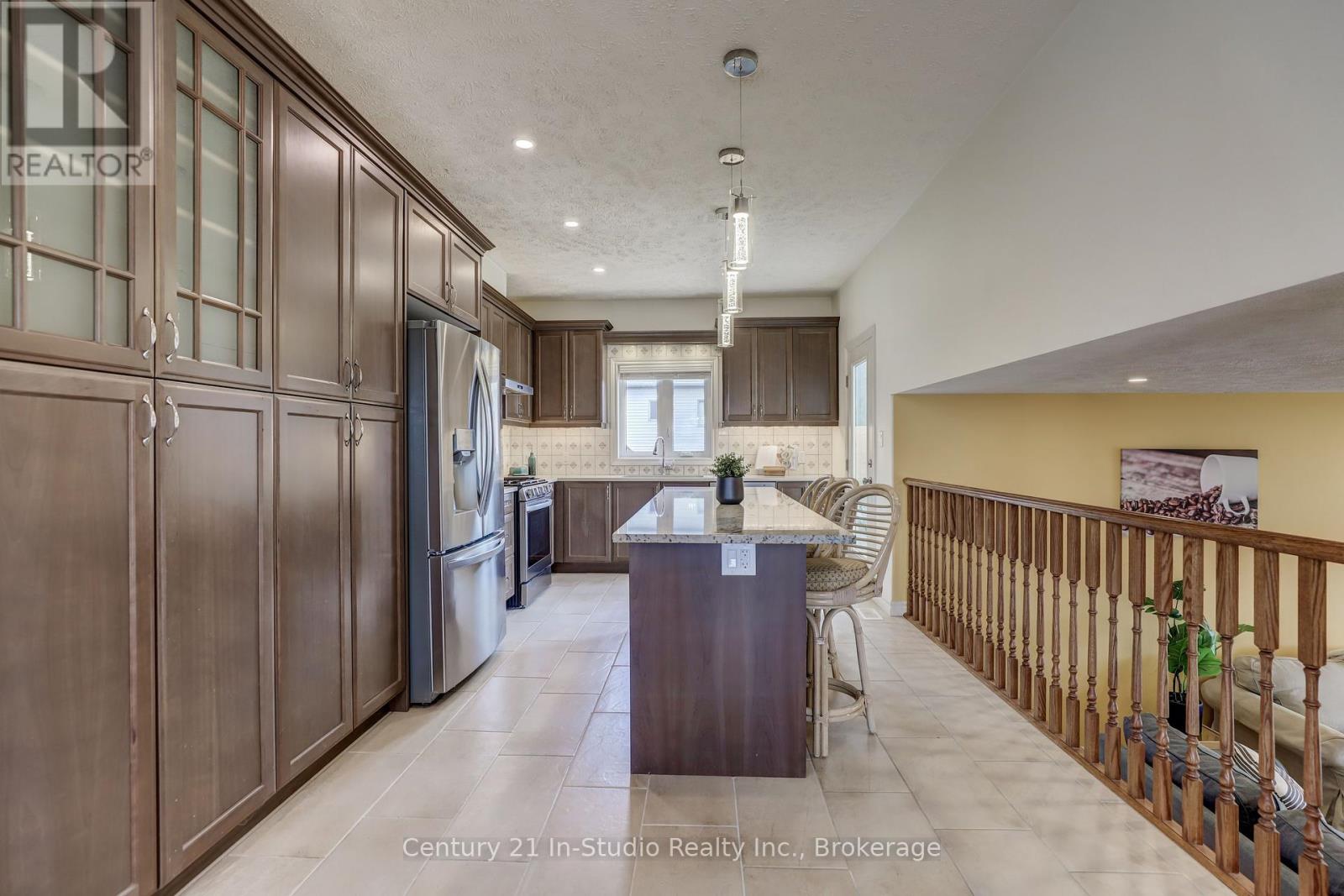 439 Ridge Street, Saugeen Shores, Ontario  N0H 2C1 - Photo 12 - X12250257