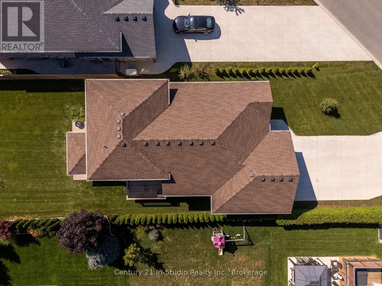 439 Ridge Street, Saugeen Shores, Ontario  N0H 2C1 - Photo 2 - X12250257