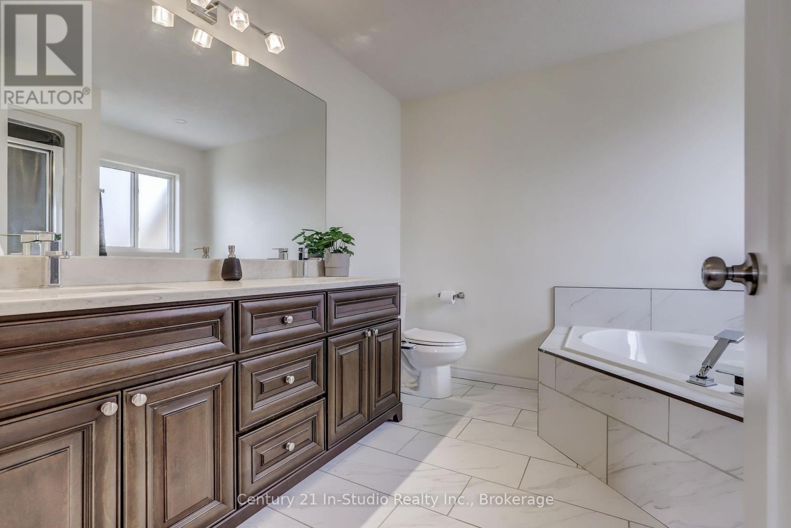 439 Ridge Street, Saugeen Shores, Ontario  N0H 2C1 - Photo 25 - X12250257