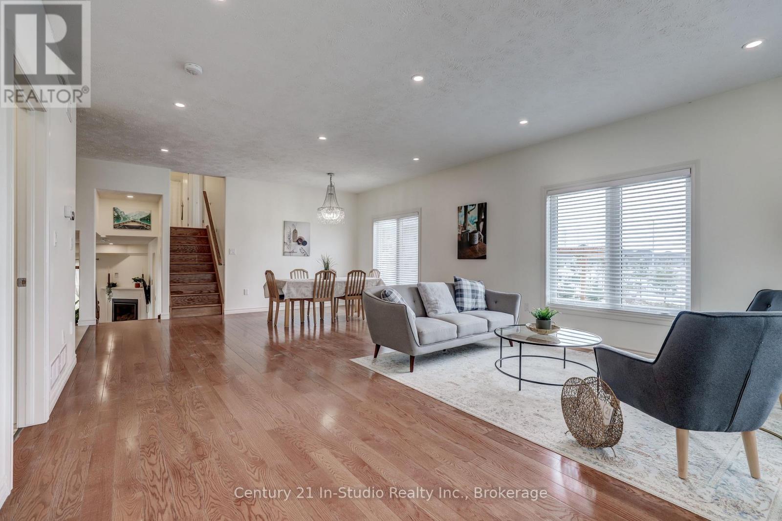 439 Ridge Street, Saugeen Shores, Ontario  N0H 2C1 - Photo 6 - X12250257