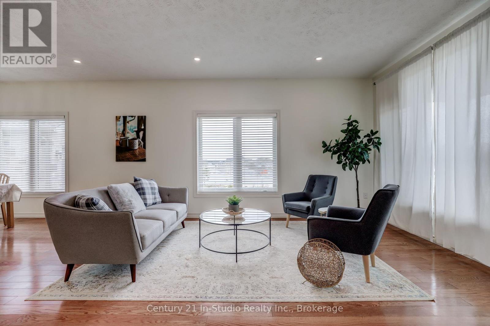 439 Ridge Street, Saugeen Shores, Ontario  N0H 2C1 - Photo 7 - X12250257