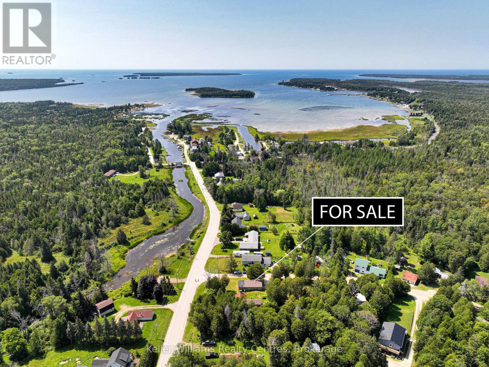 4 Woodstock Avenue, Northern Bruce Peninsula, Ontario  N0H 2M0 - Photo 2 - X12250536