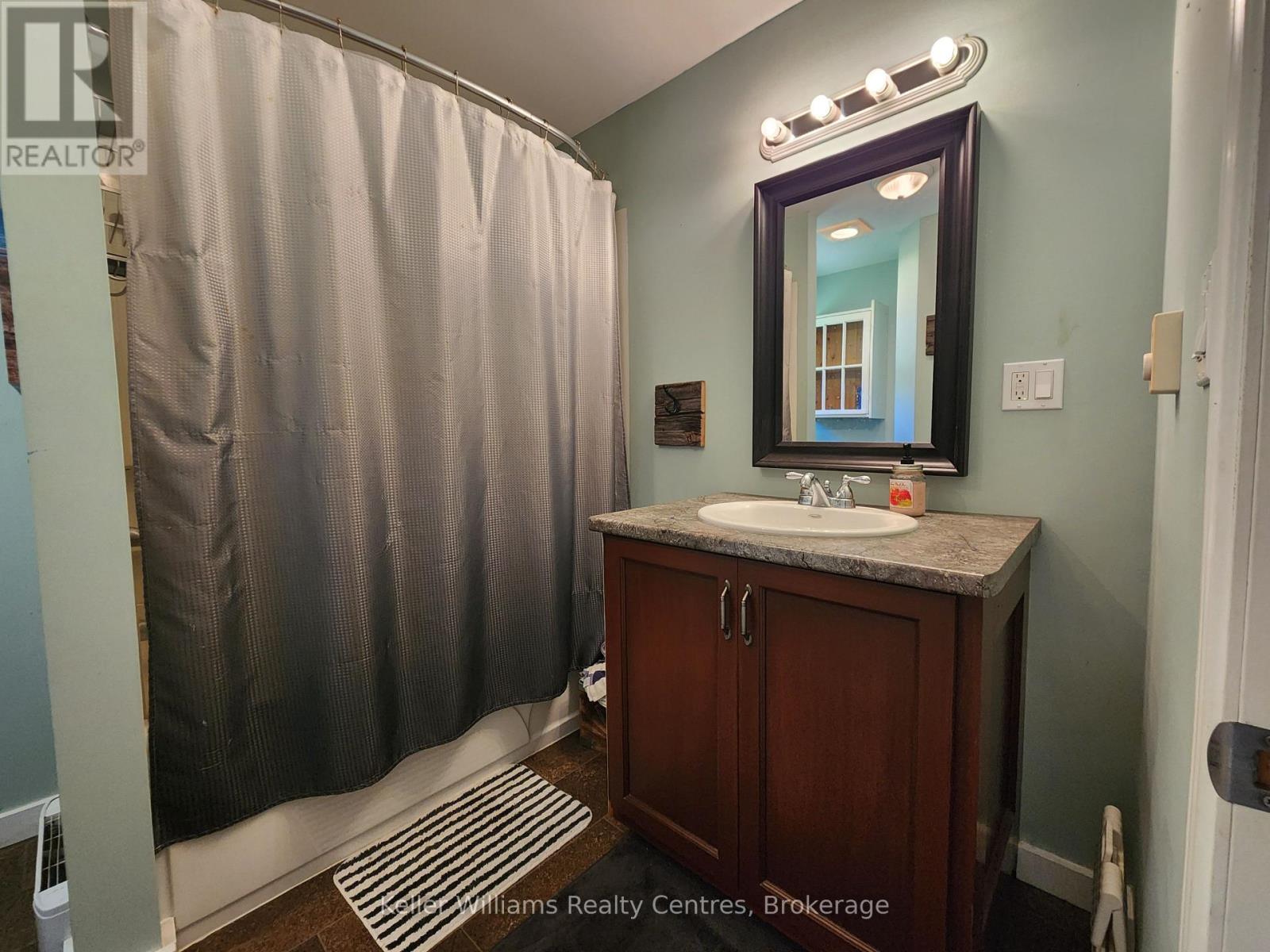 4 Woodstock Avenue, Northern Bruce Peninsula, Ontario  N0H 2M0 - Photo 28 - X12250536