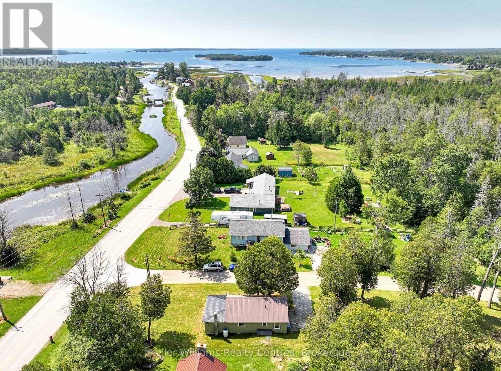 4 Woodstock Avenue, Northern Bruce Peninsula, Ontario  N0H 2M0 - Photo 4 - X12250536
