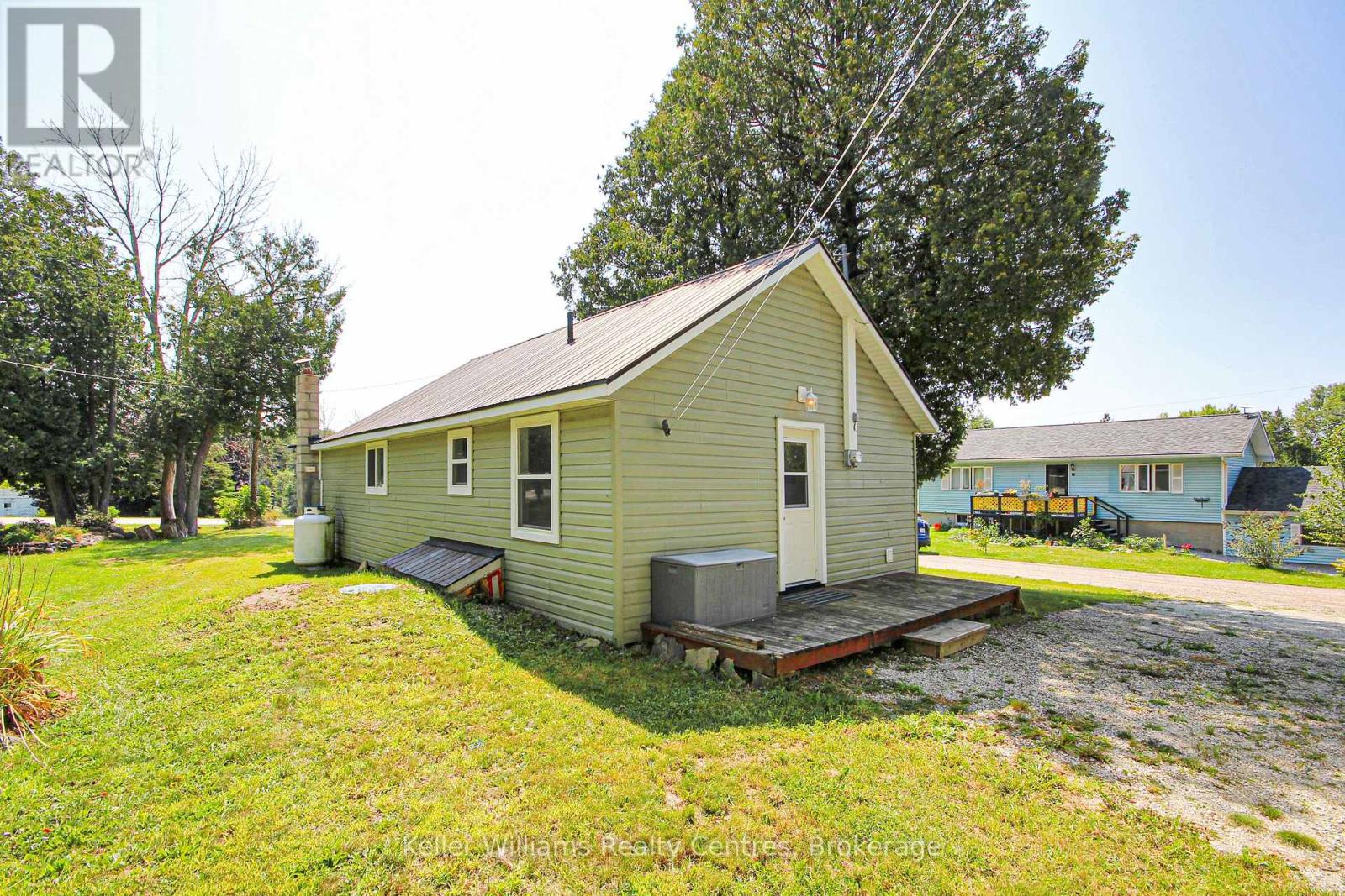4 Woodstock Avenue, Northern Bruce Peninsula, Ontario  N0H 2M0 - Photo 8 - X12250536