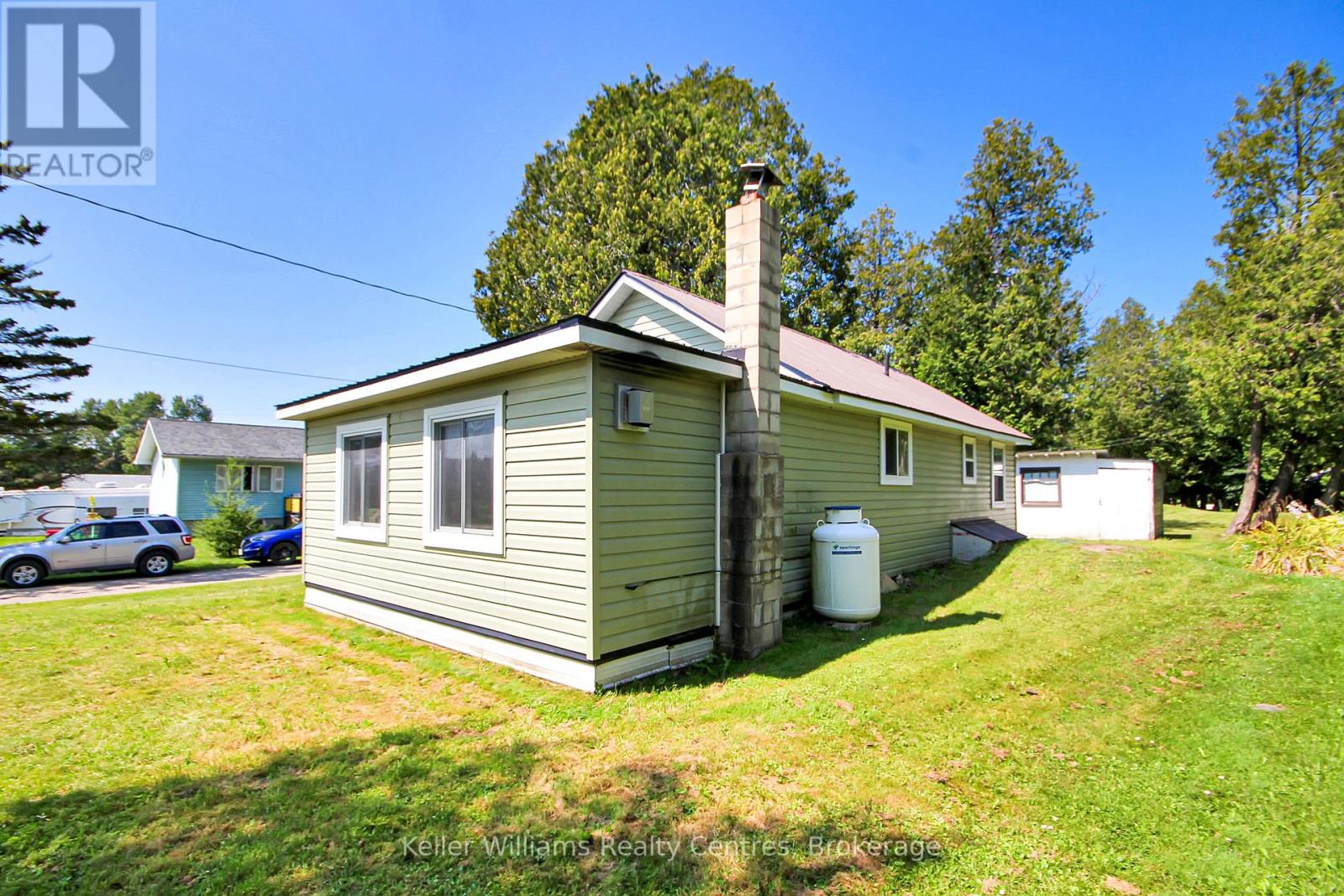 4 Woodstock Avenue, Northern Bruce Peninsula, Ontario  N0H 2M0 - Photo 9 - X12250536
