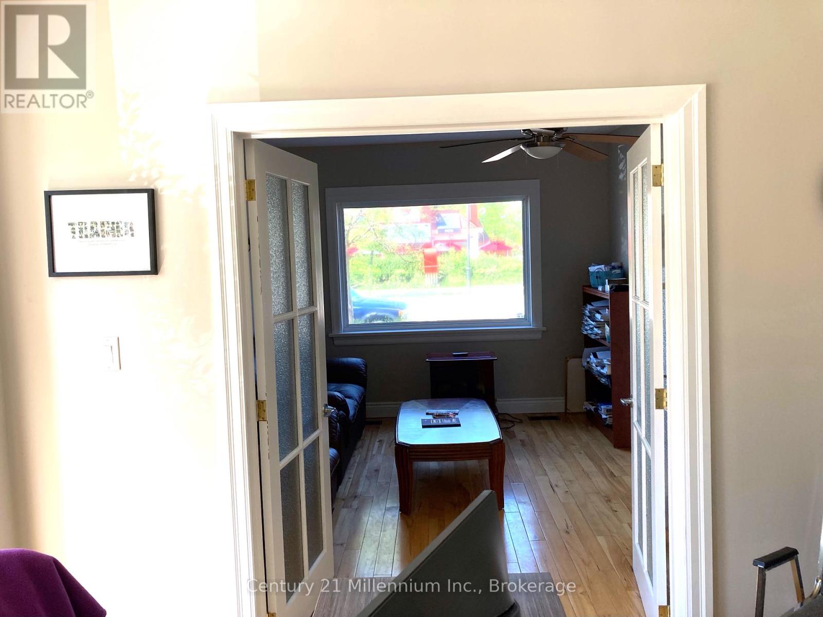 192 First Street, Collingwood, Ontario  L9Y 1A7 - Photo 4 - S12250756