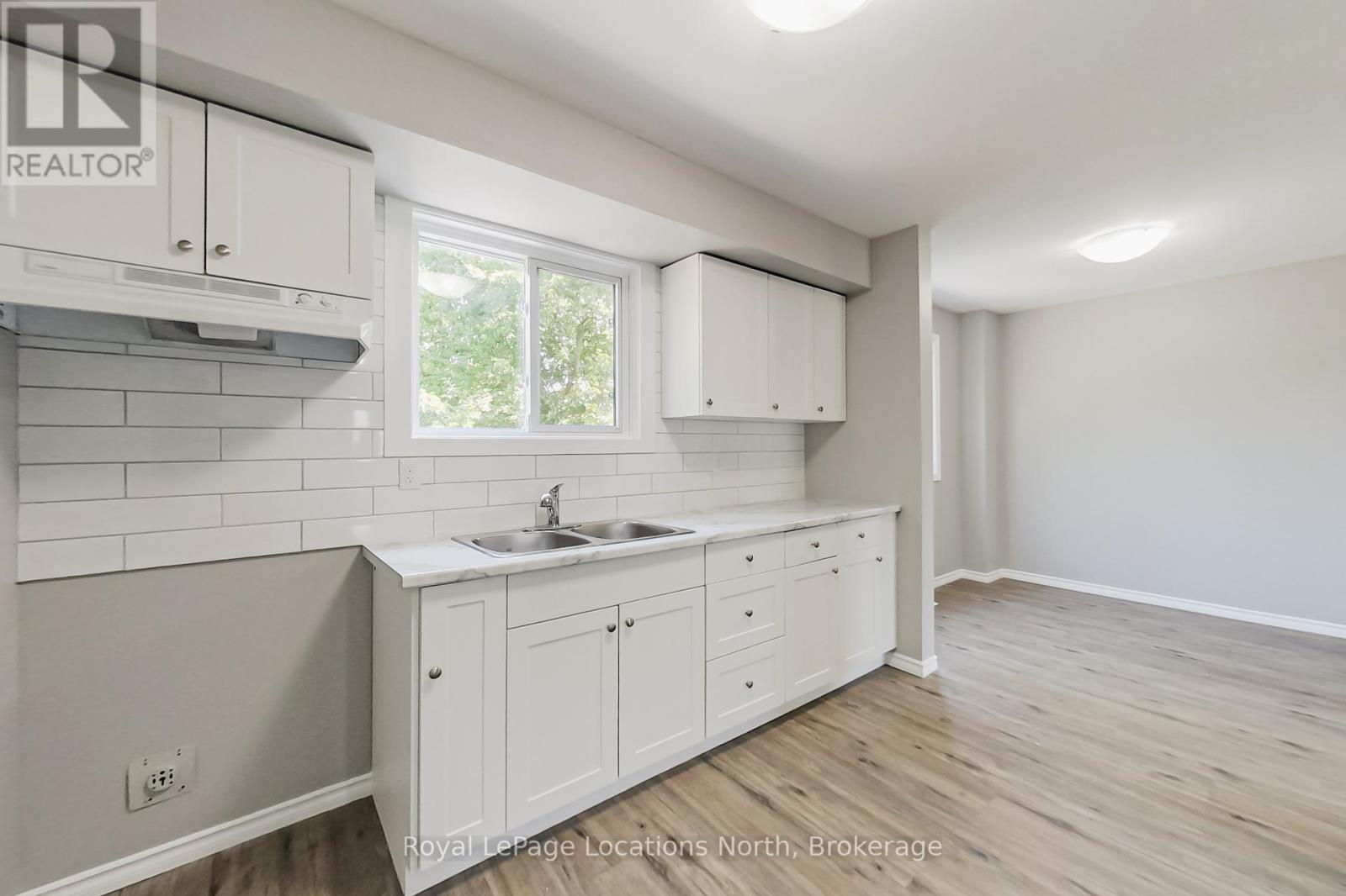 510 Tenth Street, Collingwood, Ontario  L9Y 2H3 - Photo 11 - S12250798