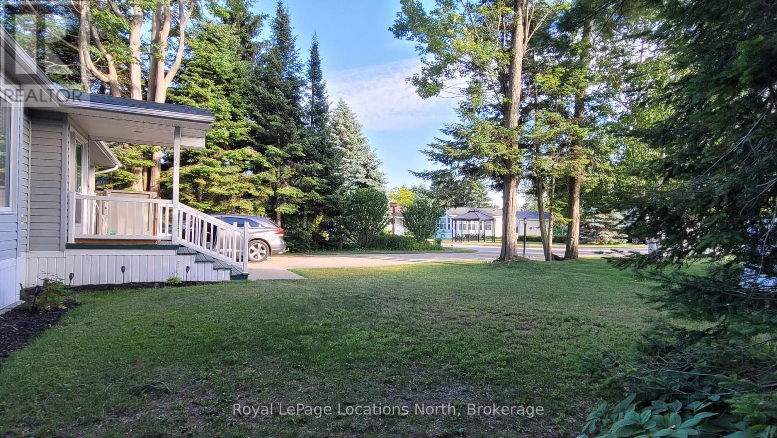 34 Topaz Street, Wasaga Beach, Ontario  L9Z 1X7 - Photo 3 - S12250880