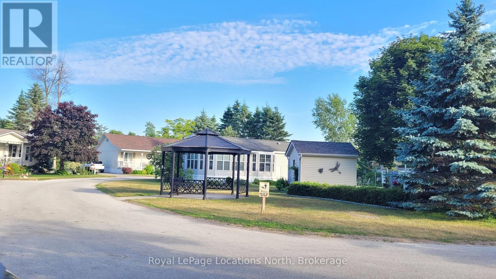 34 Topaz Street, Wasaga Beach, Ontario  L9Z 1X7 - Photo 4 - S12250880