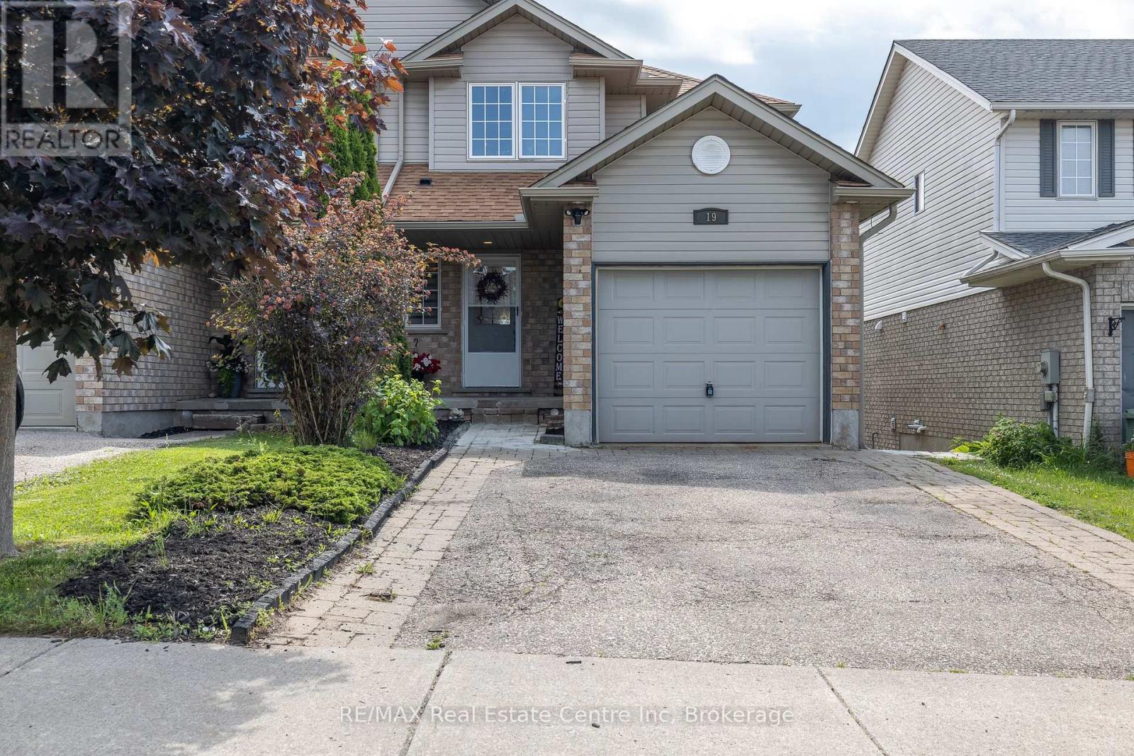 19 SANDCREEK LANE, Guelph, Ontario