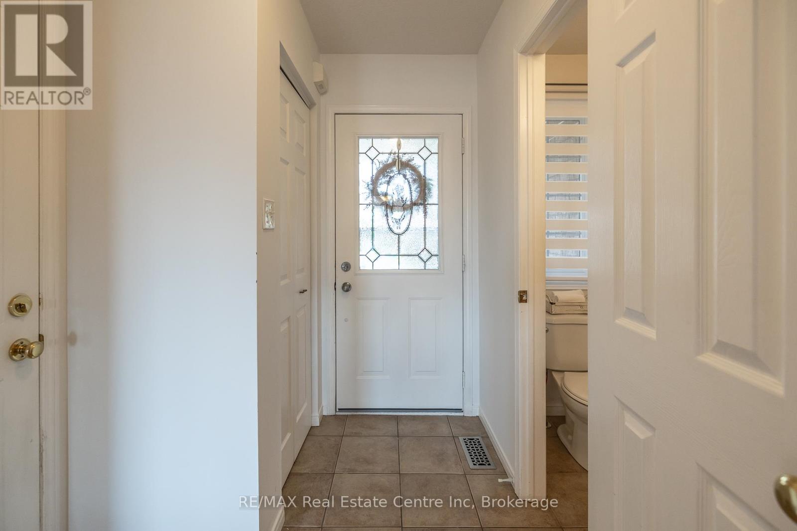 19 Sandcreek Lane, Guelph, Ontario  N1E 7K9 - Photo 12 - X12250908
