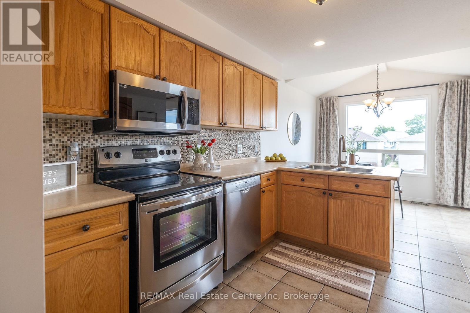 19 Sandcreek Lane, Guelph, Ontario  N1E 7K9 - Photo 22 - X12250908