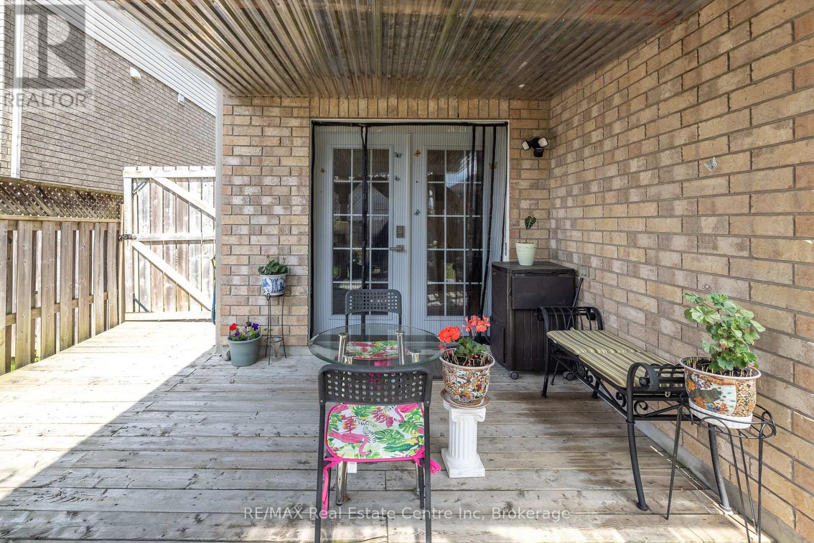 19 Sandcreek Lane, Guelph, Ontario  N1E 7K9 - Photo 5 - X12250908