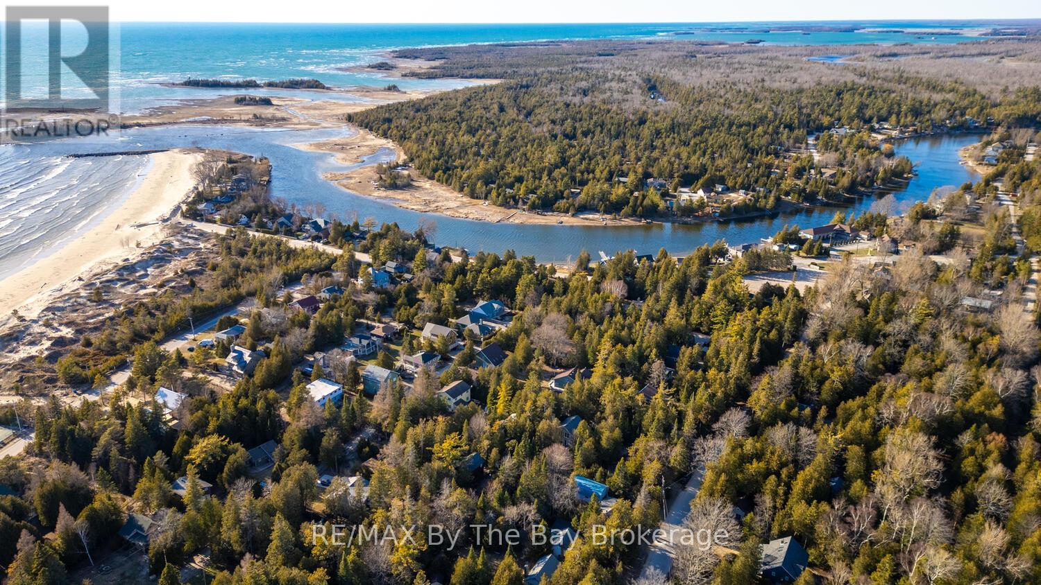 1120 King Edward Avenue, South Bruce Peninsula, Ontario  N0H 2G0 - Photo 37 - X12251015