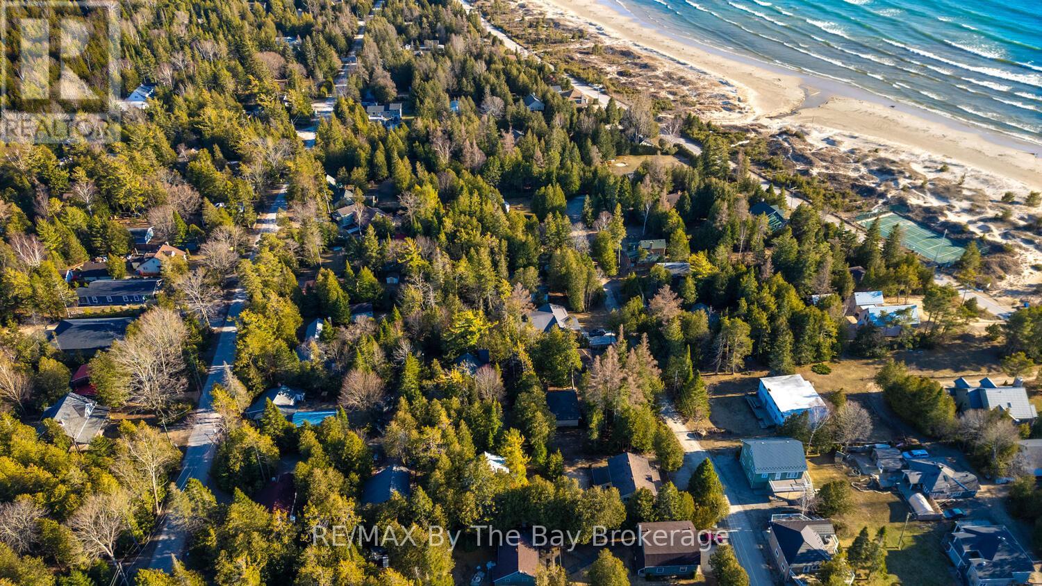 1120 King Edward Avenue, South Bruce Peninsula, Ontario  N0H 2G0 - Photo 40 - X12251015