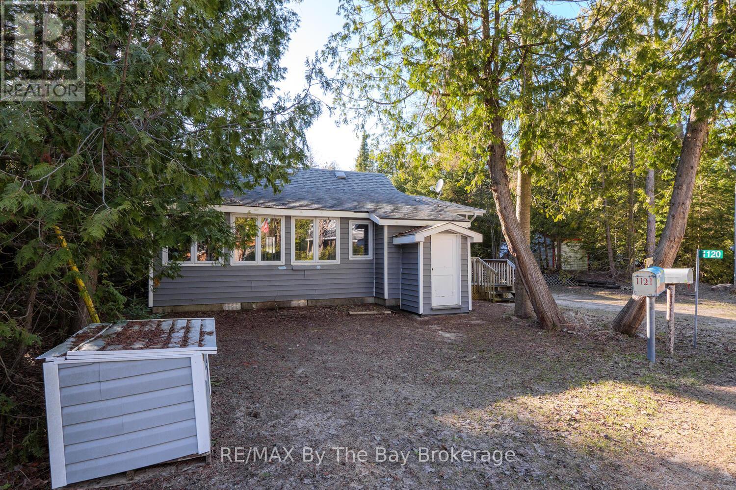 1120 King Edward Avenue, South Bruce Peninsula, Ontario  N0H 2G0 - Photo 41 - X12251015