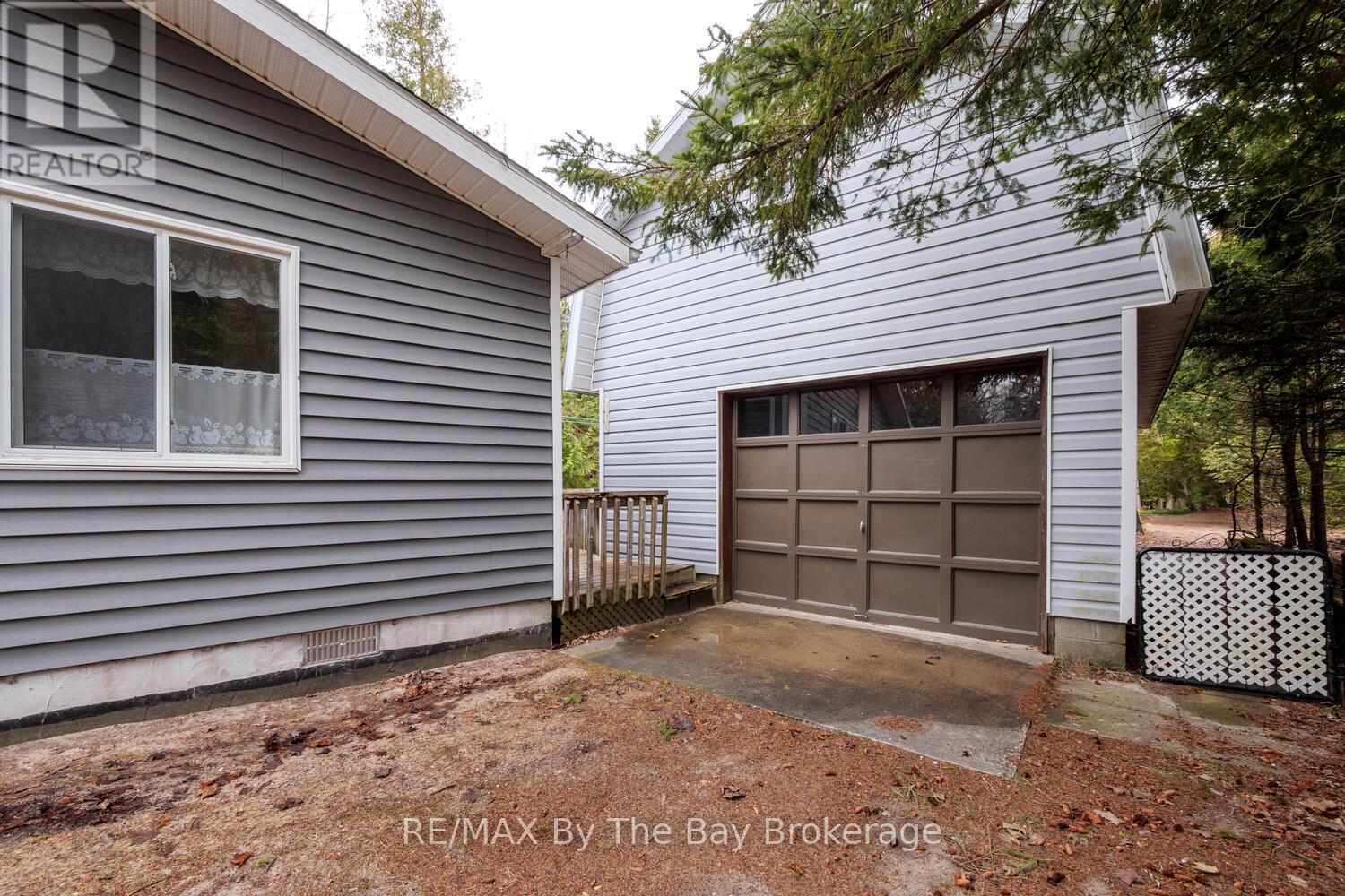 1120 King Edward Avenue, South Bruce Peninsula, Ontario  N0H 2G0 - Photo 46 - X12251015