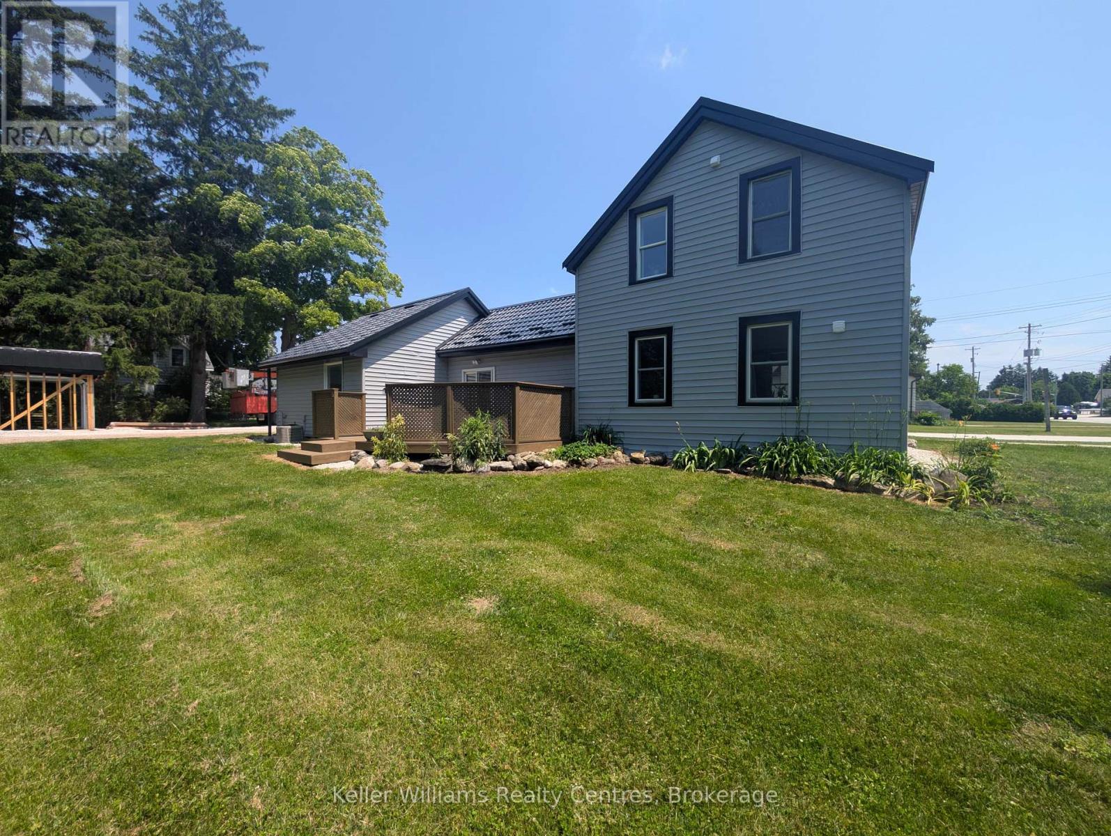 52 Queen Street W, South Bruce Peninsula, Ontario  N0H 1P0 - Photo 2 - X12251040