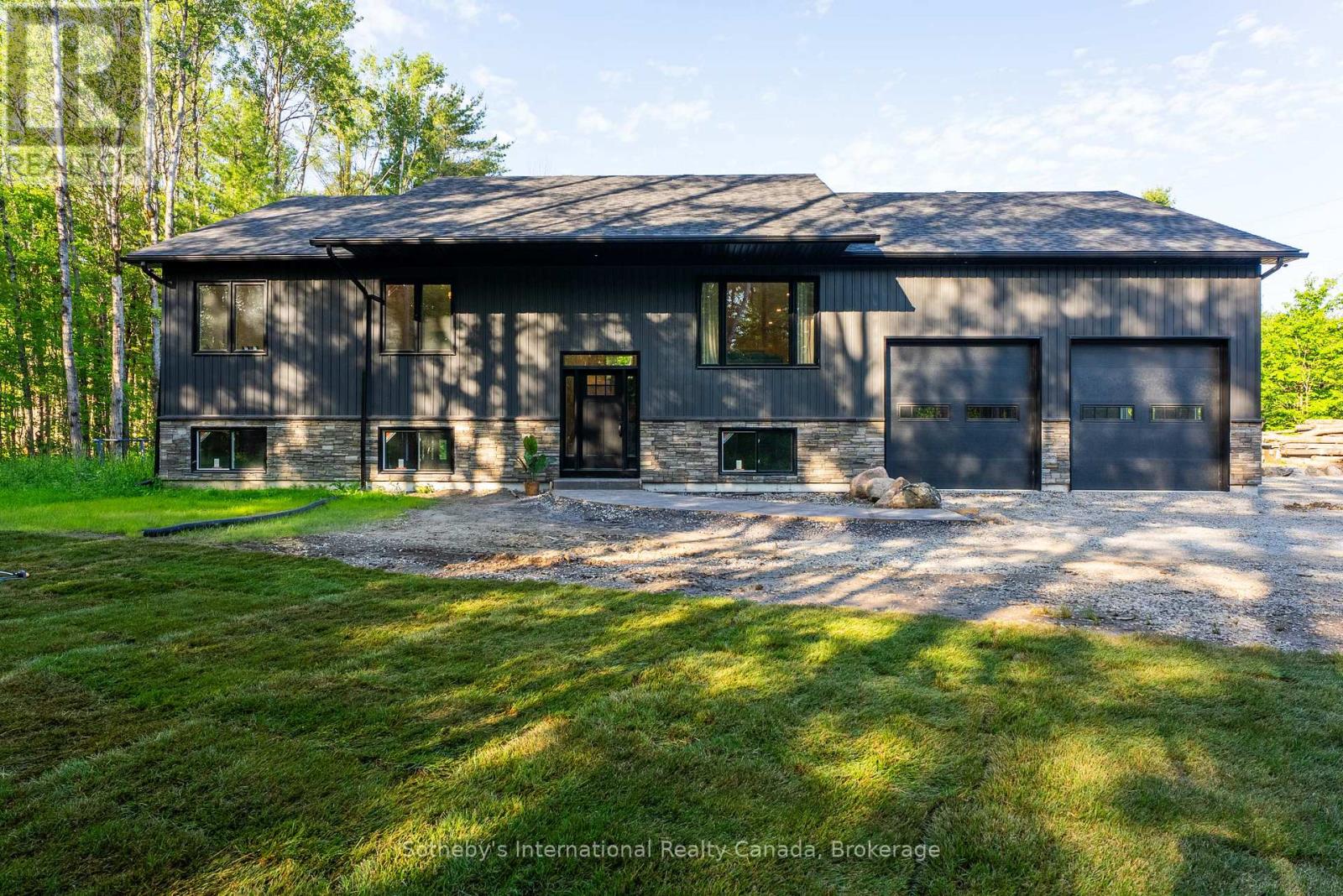 1064 LAIDLAW AVENUE, Gravenhurst, Ontario