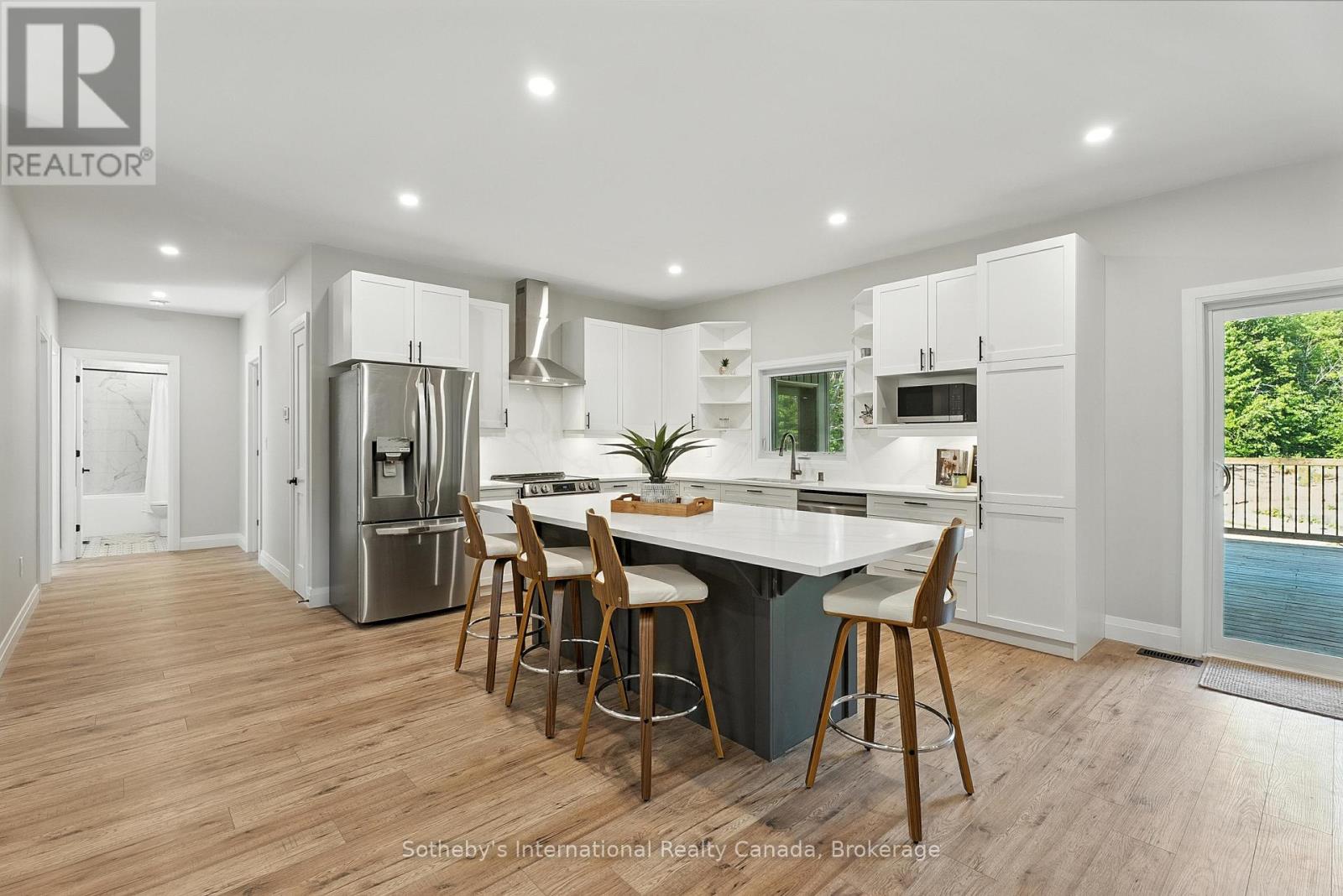 1064 Laidlaw Avenue, Gravenhurst, Ontario  L0K 2B0 - Photo 13 - X12251138