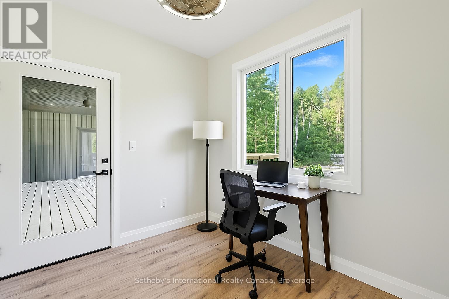 1064 Laidlaw Avenue, Gravenhurst, Ontario  L0K 2B0 - Photo 32 - X12251138