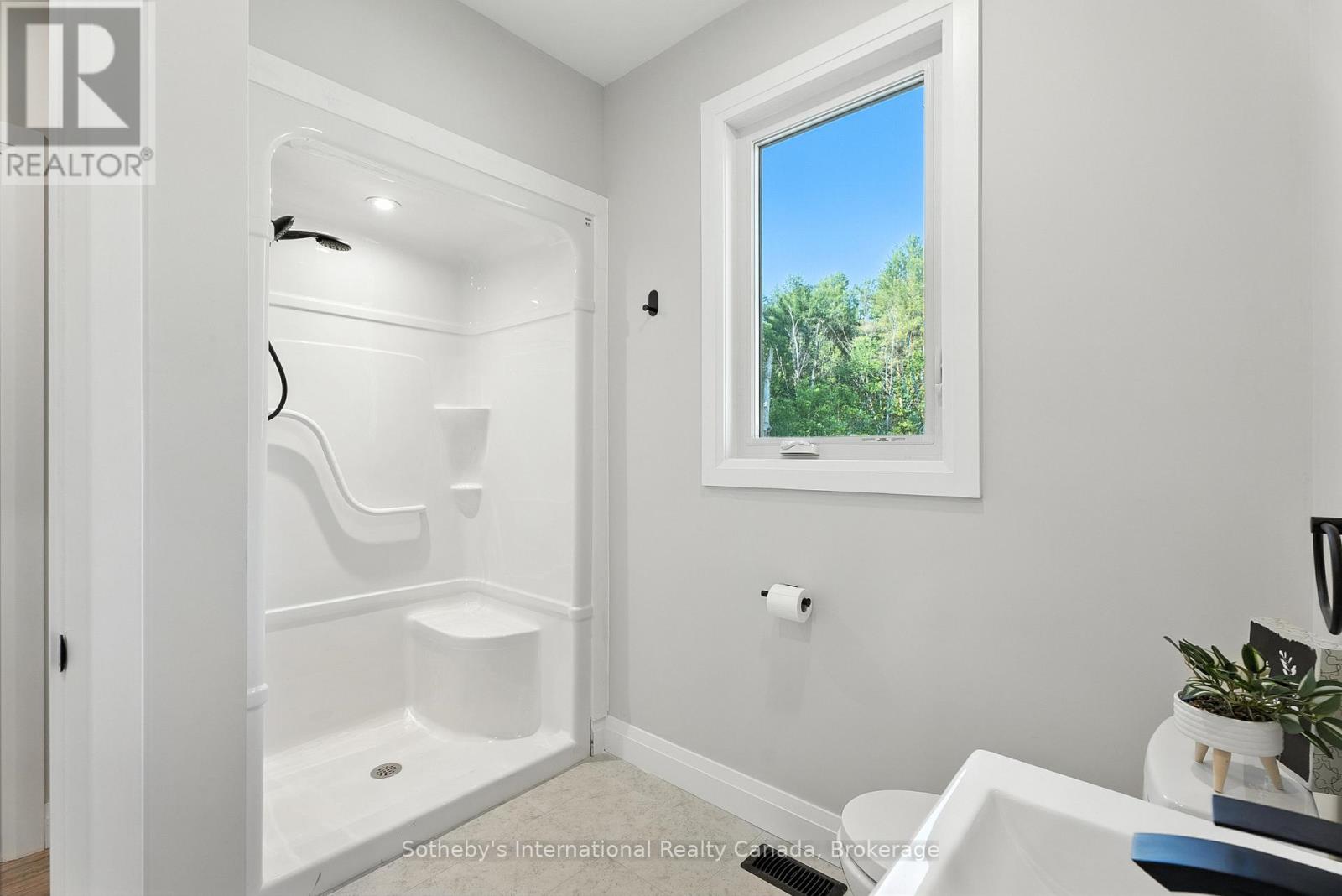 1064 Laidlaw Avenue, Gravenhurst, Ontario  L0K 2B0 - Photo 34 - X12251138