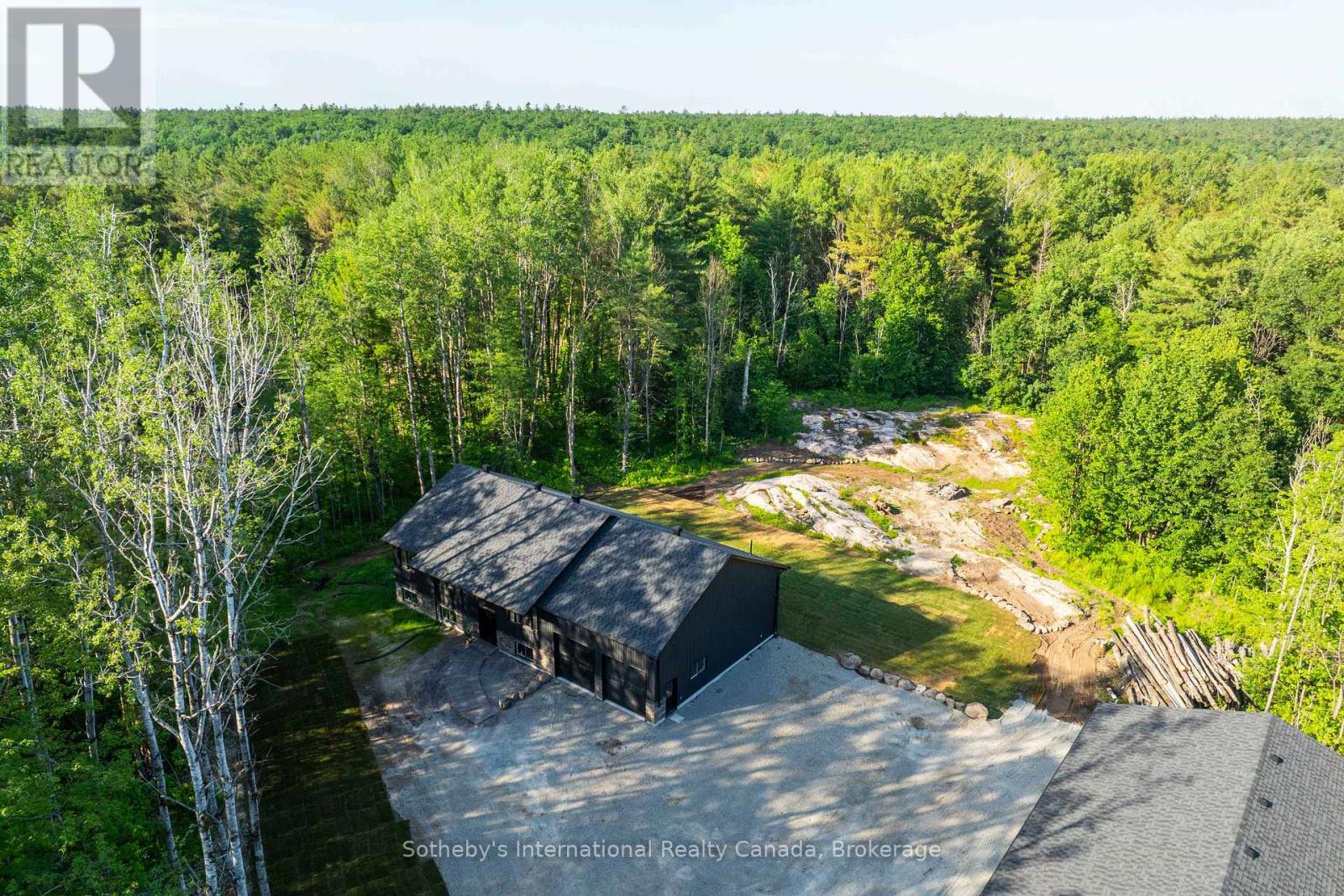 1064 Laidlaw Avenue, Gravenhurst, Ontario  L0K 2B0 - Photo 44 - X12251138