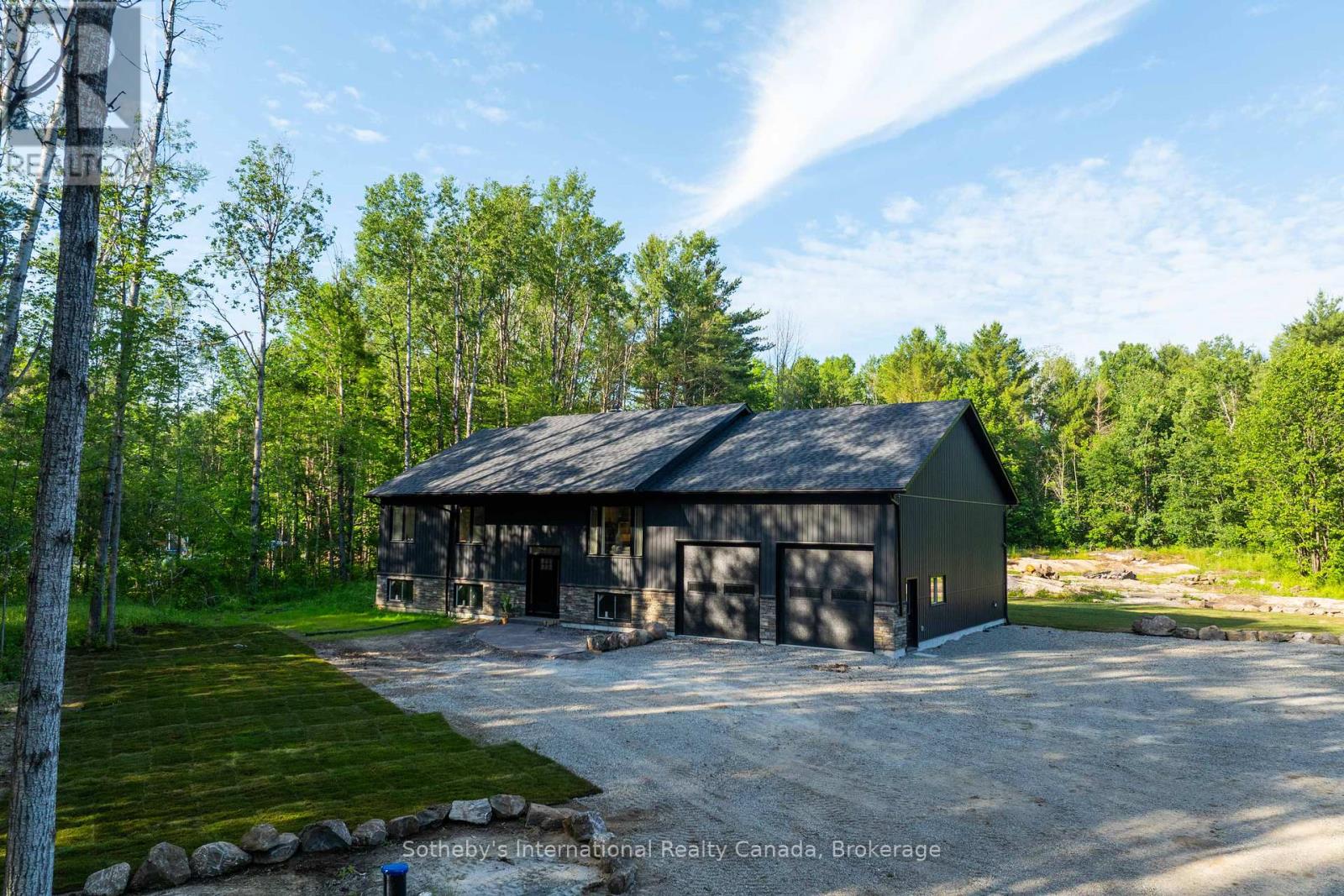 1064 Laidlaw Avenue, Gravenhurst, Ontario  L0K 2B0 - Photo 49 - X12251138