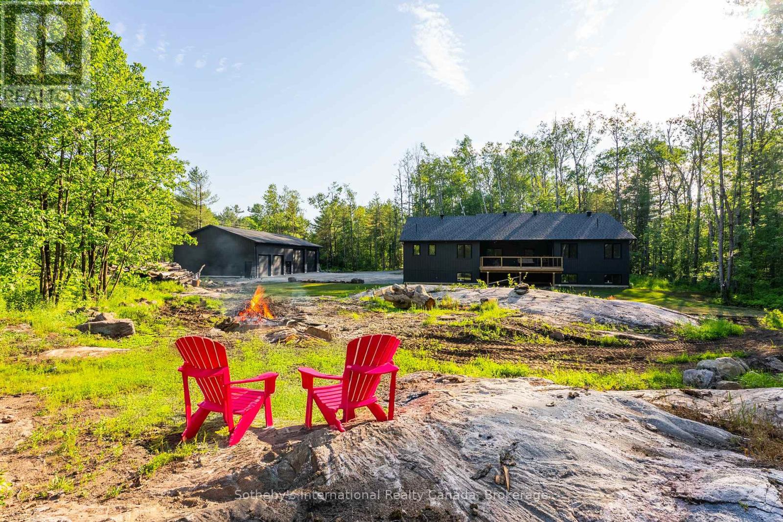 1064 Laidlaw Avenue, Gravenhurst, Ontario  L0K 2B0 - Photo 5 - X12251138