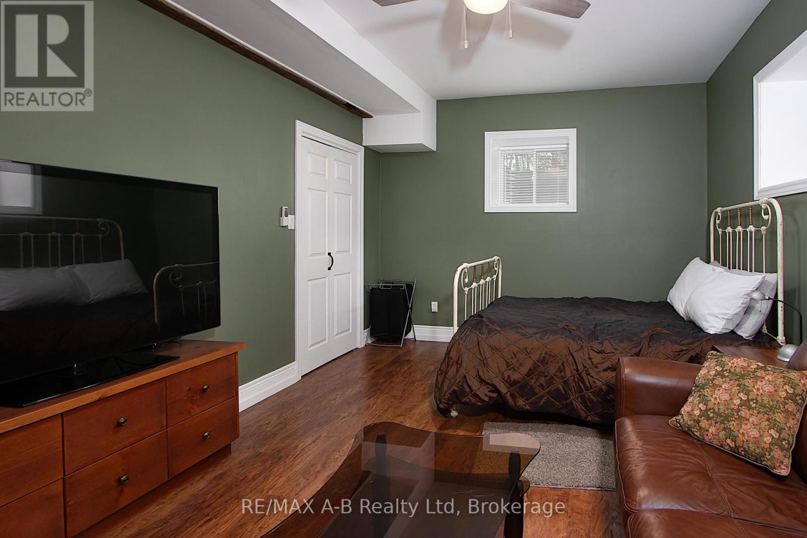12096 Gale Road, North Middlesex, Ontario  N0M 1A0 - Photo 32 - X12251289